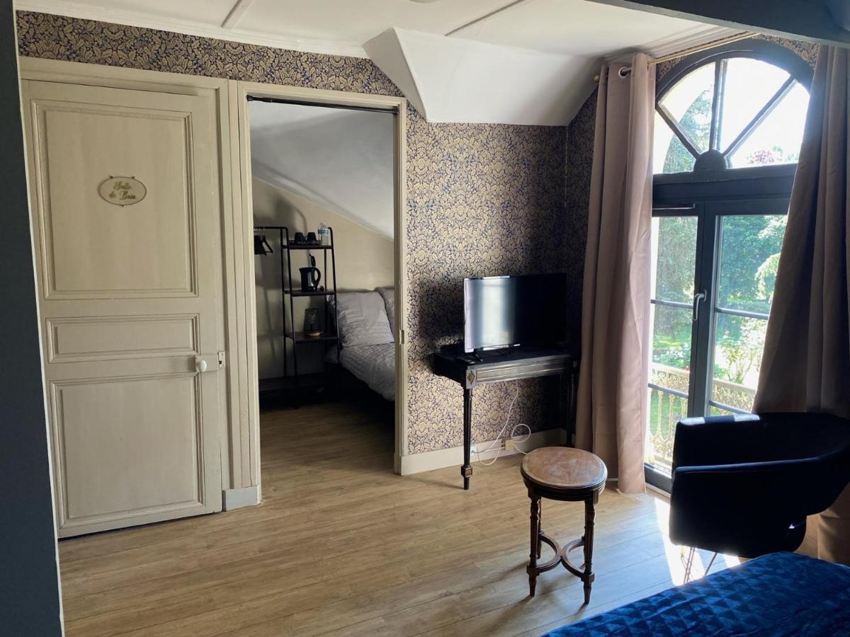 Le Castel De Brehemont Bed & Breakfast Exterior photo